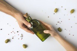 aceite-oliva-botella-artolio-marketing-1