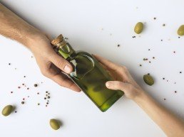 aceite-oliva-botella-artolio-marketing-1